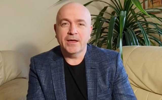 «Не висит в воздухе»: Врач разъяснил особенности коронавируса и как ему противостоять