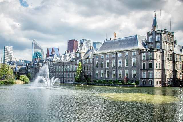 В Нідерландах розпочали мовчазну акцію навпроти російського посольства