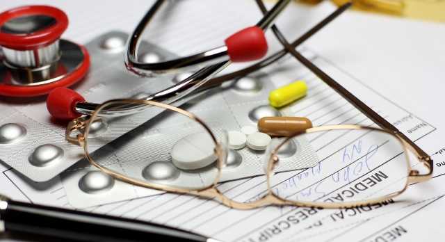 «Страна не готова»: Кабмин призвали остановить медреформу