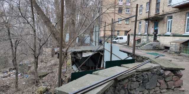 Протистояння з “Інтергал-буд”. Чому кияни ризикують загинути під уламками власних будинків