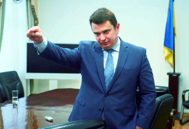 Звільнити Ситника з НАБУ: стала відома мета нового законопроєкту “слуг”
