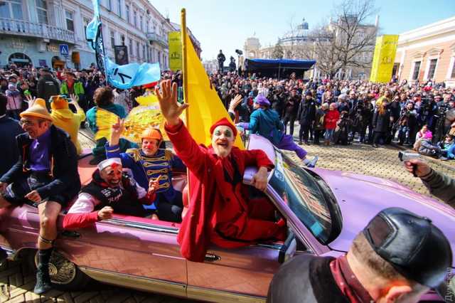 В Одессе закрыли все школы и отменили "Юморину" из-за коронавируса