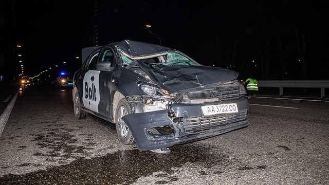 В Киеве на проспекте Победы Volkswagen насмерть сбил мужчину возле подземного перехода