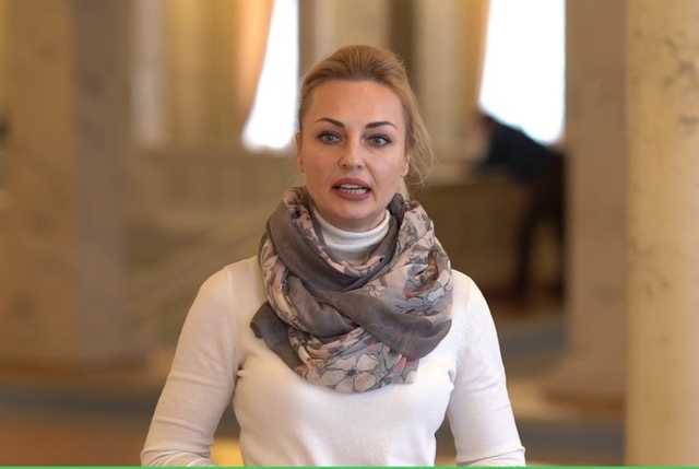 Бывшая менеджер отеля сообщила о крупных накоплениях, когда стала депутатом