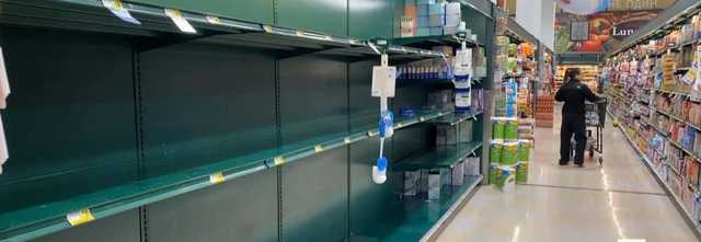 Коронавирус устроил ажиотаж в магазинах во всем мире