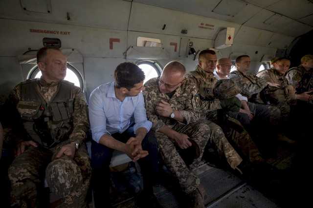 Зеленский предложил учредить награду для добровольцев