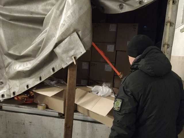 Украинец пытался вывезти из страны 50 000 респираторов