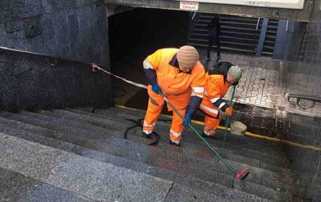 В Киеве начали обрабатывать улицы средствами от коронавируса