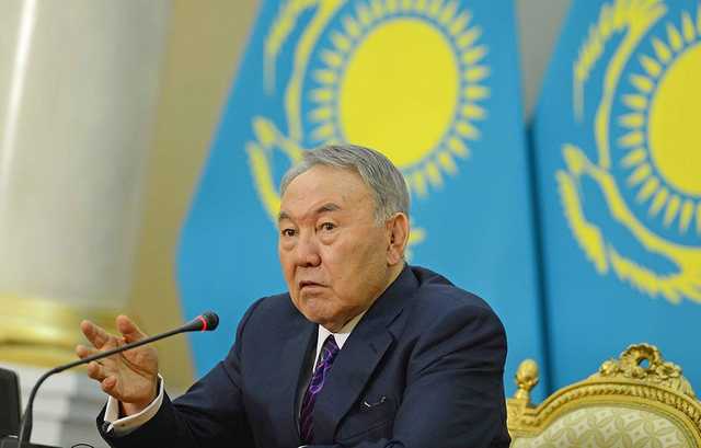 Обменные пункты в Казахстане перестали продавать валюту в связи с обвалом тенге