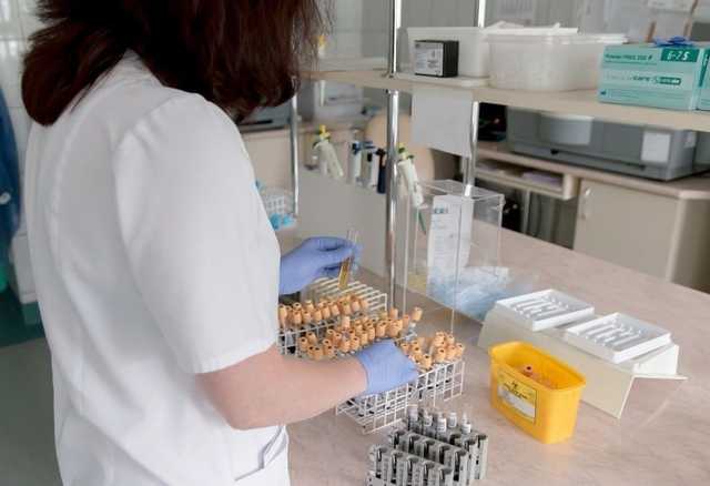 В Польше двое украинцев заболели коронавирусом