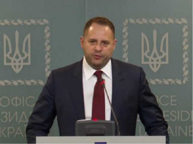 Кричал и переходил на личности: «слуги народа» рассказали о скандальной встрече с Ермаком