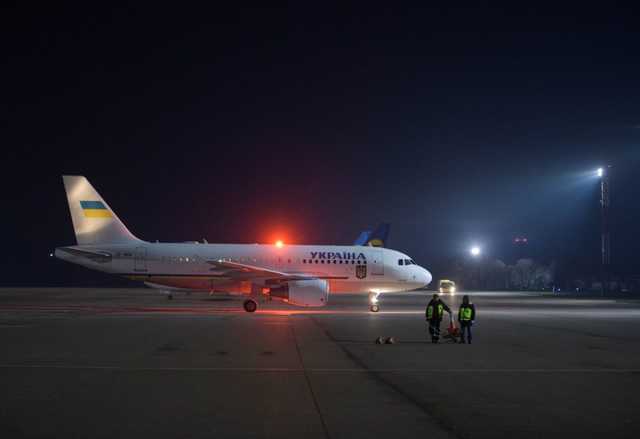 Самолетом президента из Австрии эвакуировали 33 украинца