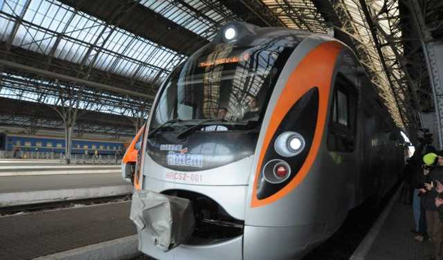 Из Польши в Украину будут курсировать спецпоезда