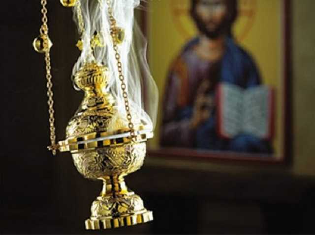 Естественный отбор: в Москве решили ежедневно устраивать крестные ходы против коронавируса