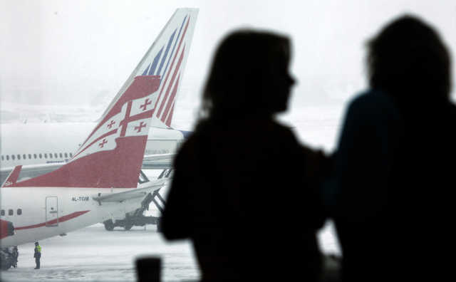 Грузия закрывает авиасообщение со всем миром