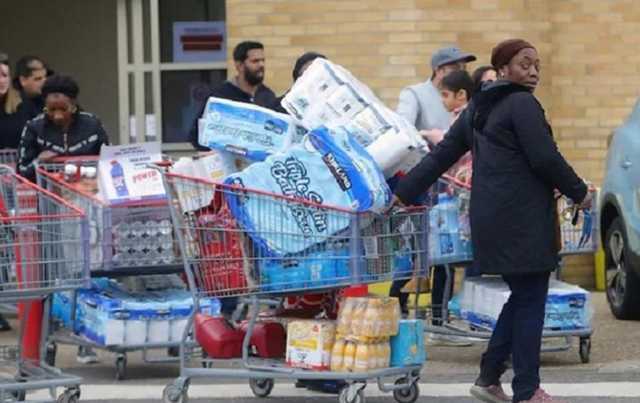 Коронавирус: Ученые объяснили, почему люди скупают туалетную бумагу