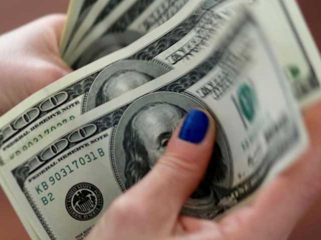 На коронавирусе заработают валютные спекулянты, владельцы аптек и сервисы доставок – эксперт