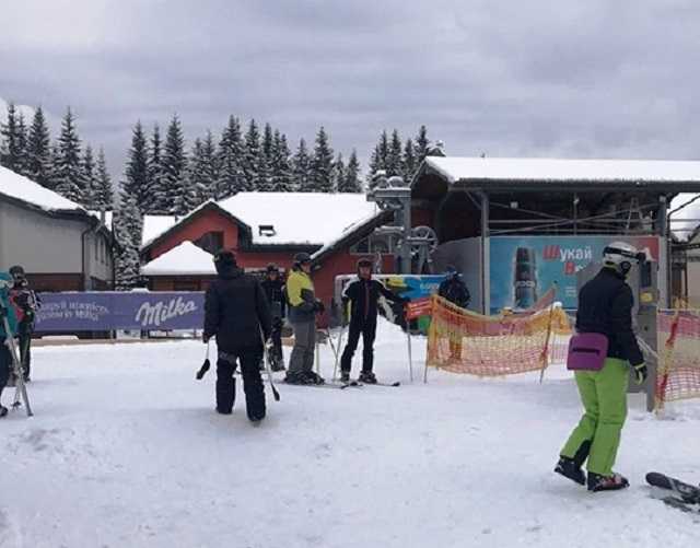 Коломойському можна? Попри карантин курорт Буковель працює на всю потужність