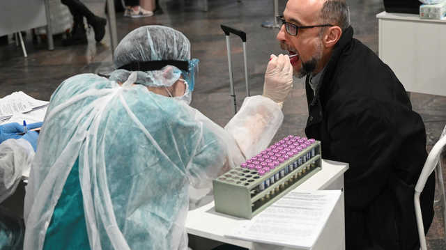 Коронавирус в Украине: Минздрав анонсировал прибытие самолета с двумя видами тестов