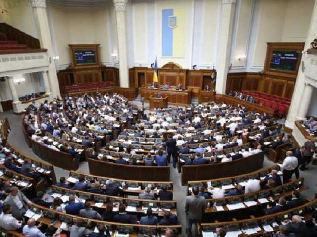 Емец призвал нардепов "проявить силу воли" и ввести в Украине чрезвычайное положение