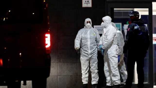 Армия Испании находит брошенных и мертвых людей в домах престарелых