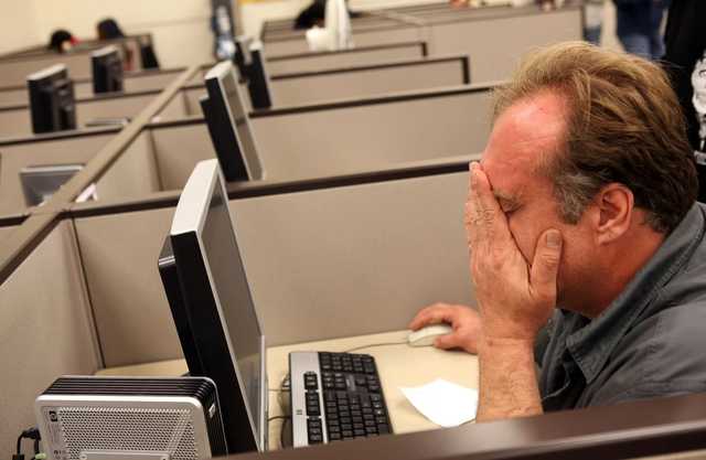 На разбитом кукурузнике украинская власть пытается повторить маневры штурмовика — экономист