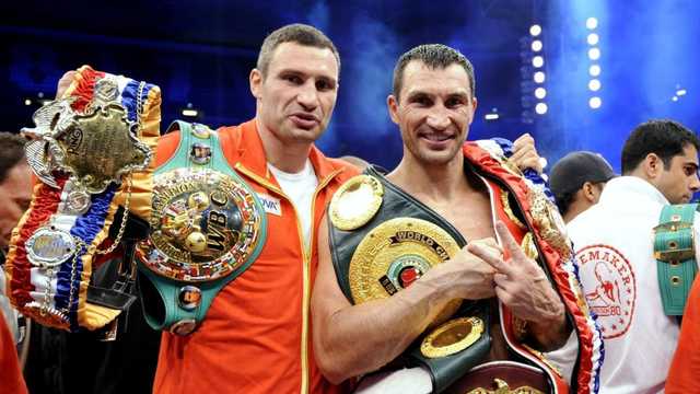 Братів Кличків визнали найкращими боксерами суперважкої ваги в 21 столітті