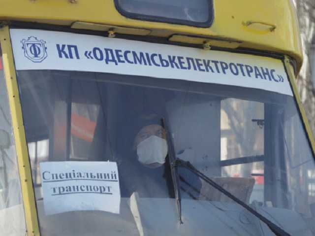 Карантин в Одессе: таксисты мстят конкурентам, частники подняли цены