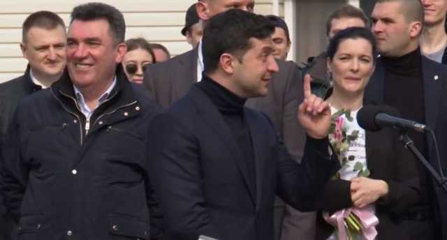 Бутусов: Зеленский решил цинично дезертировать от ответственности