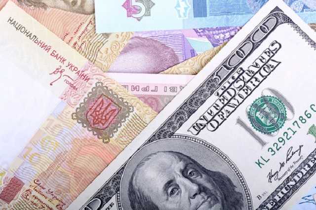 В Украине доллар пробил психологическую отметку: курс валют на 27 марта