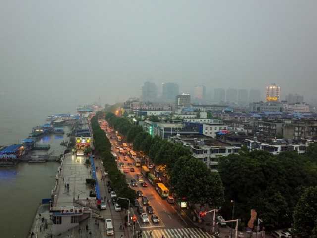 Жизнь после карантина: появилось трогательное видео встречи врачей из Уханя