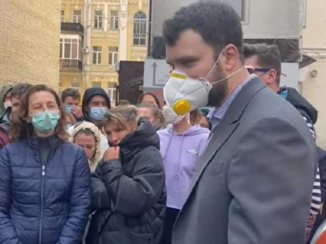 Эвакуированных с Бали украинцев могут отпустить из обсервации: названо условие