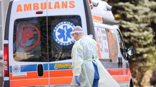 В Польше разрешили ходить по улицам только в одиночку