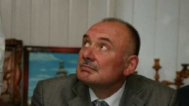 Чиновник обложил данью тюремщиков. Суд арестовал его имущество