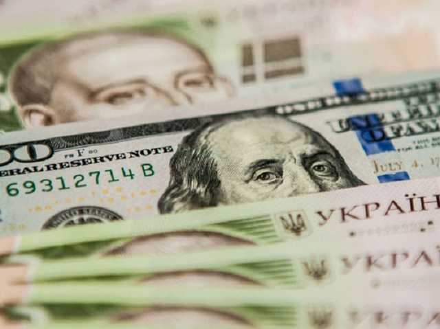 Гривня снова падает