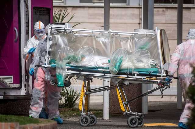 Кількість інфікованих COVID-19 у світі стрімко наближається до мільйона