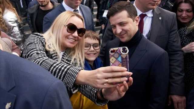Украинцы поддерживают Зеленского, но не любят Авакова и Ермака