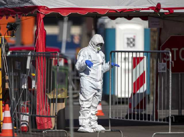 Врач литовской больницы рассказал, почему в стране массово заражаются медики