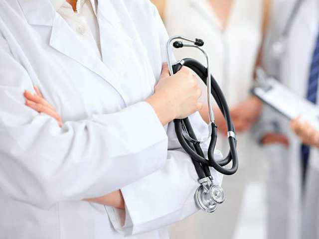 В Украине медики массово увольняются из-за коронавируса