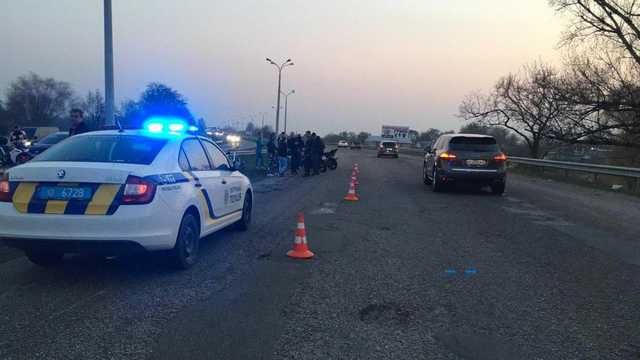 Под Днепром парень сбил собаку и слетел с мотоцикла