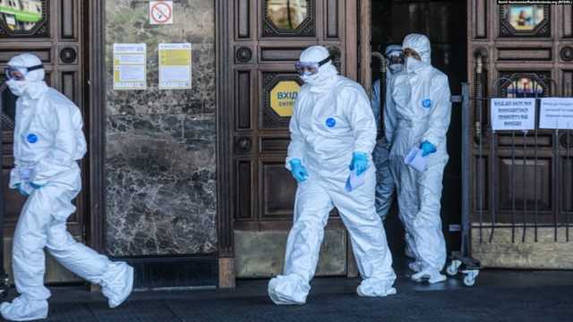 Медики выяснили, как долго остаются заразными излечившиеся от коронавируса