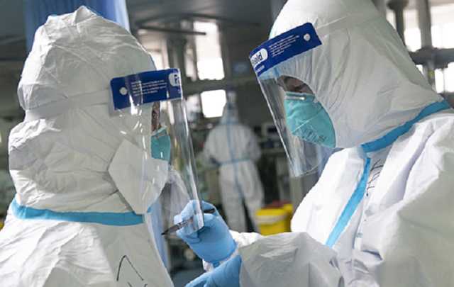 Порошенко vs Зеленський та захисні костюми