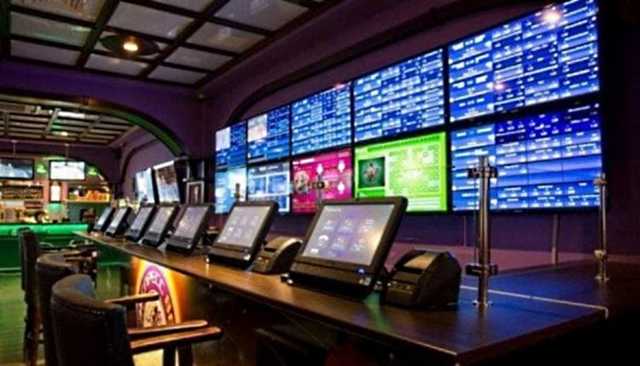 Букмекеры принимают ставки на транш МВФ, метро на Троещину и обогащение Крупчака