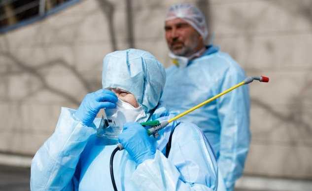 Шмыгаль показал штрафы за нарушение карантина в других странах