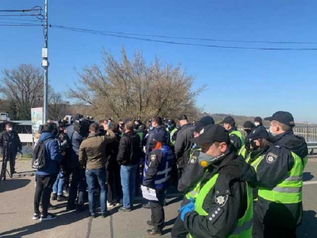 В Гидропарке в Киеве "качки" устроили стычки с полицией