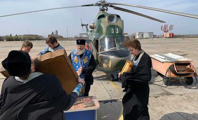 Коронавирус, уйди! Как священники УПЦ МП проклятиями и святой водой "спасают" Украину