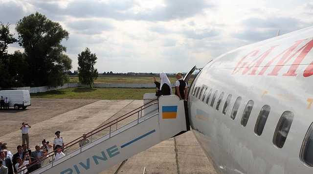 Дирекция Ровенского аэропорта за взятки предоставляла льготы авиаперевозчикам