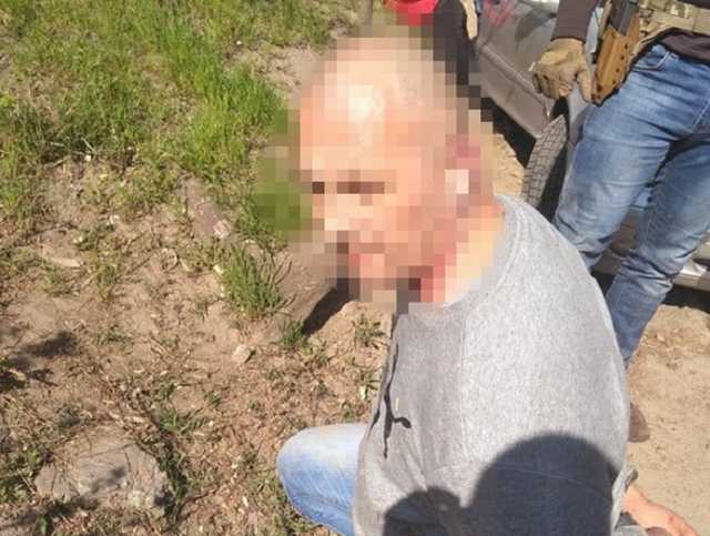 Экс-беркутовец задержан во время продажи оружия преступникам в Запорожье, - СБУ