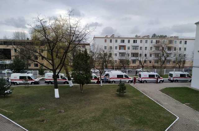 В Минске заметили огромные очереди из "скорых"