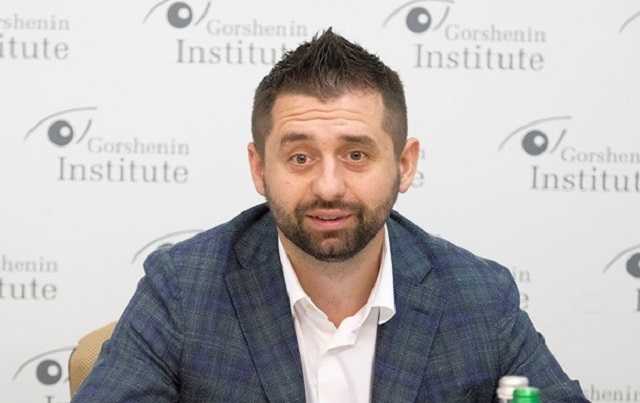 Арахамія пропонує робити випробувальний термін для міністрів, а після проходження – вносити в Раду